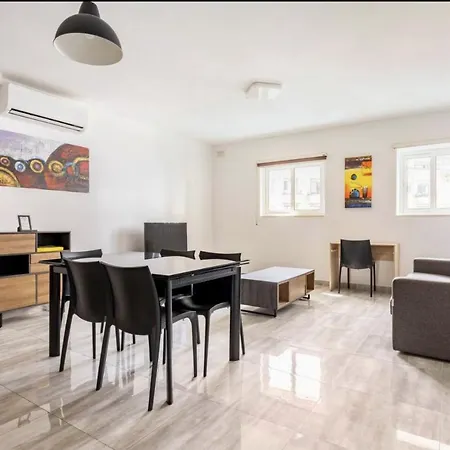 F8 Modern And Bright In Malta Lägenhet