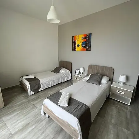 Lägenhet F8 Modern And Bright In Malta *