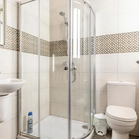 F8 Modern And Bright In Malta
