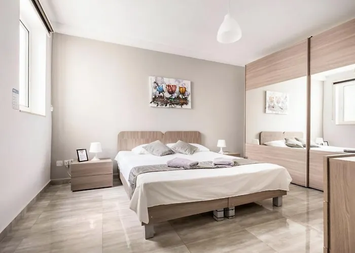 F8 Modern And Bright In Malta Apartament *