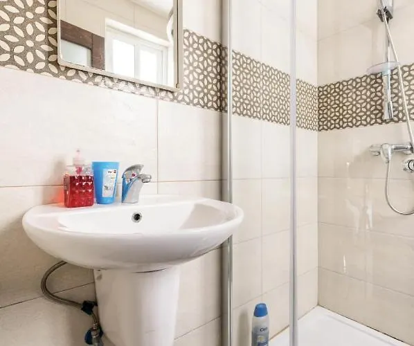 F8 Modern And Bright In Malta