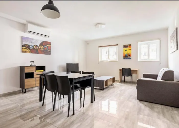 F8 Modern And Bright In Malta Apartament